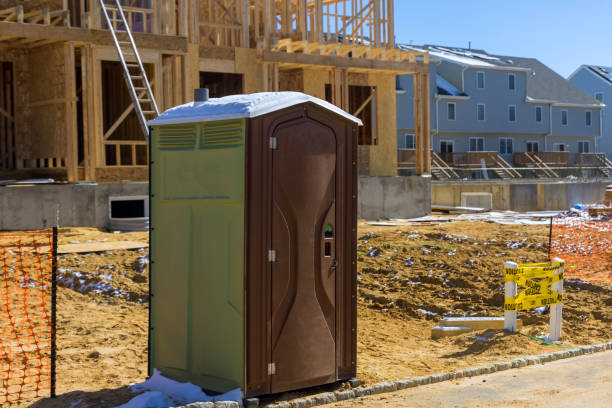 Portable restroom solutions in Oak Park, MI